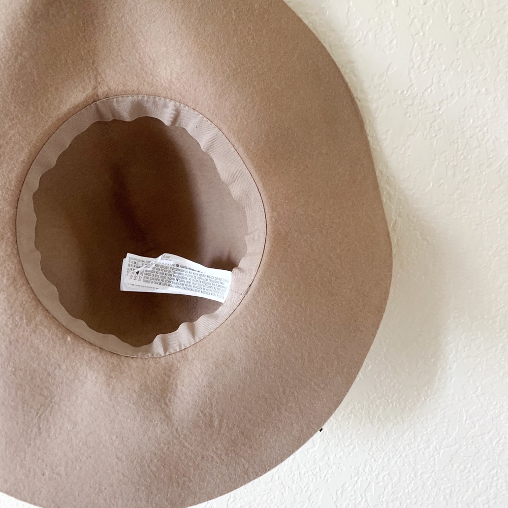 Tan Hat - Picture 4 of 7